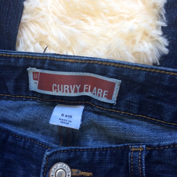 GAP Curvy Flare Jeans - Picture 4 of 6